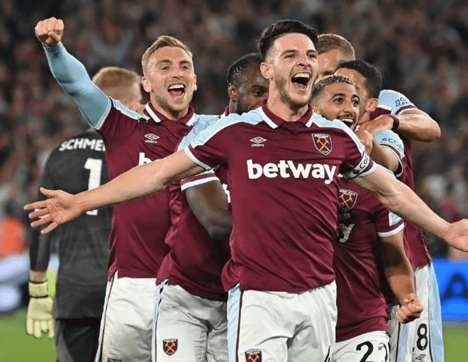 《球员的信仰：球场上的祈祷与宗教文化》