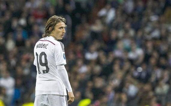 华裔篮球运动员林书豪宣布退役