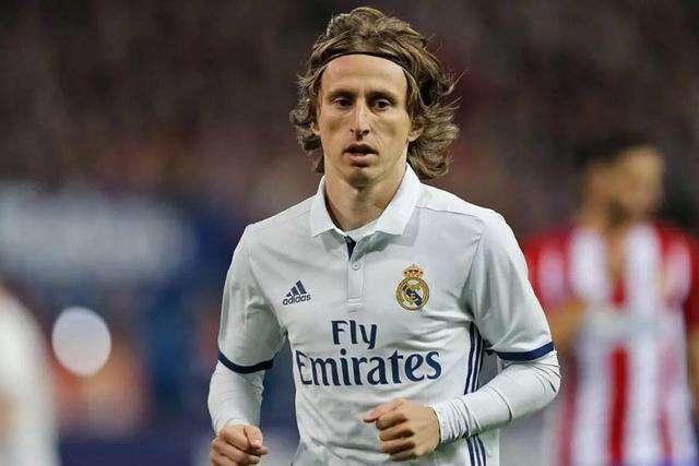 25岁世界冠军神了：出场2分钟破门，赛季第14球，助马竞夺15连胜